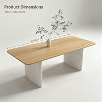 Table à manger moderne en bois massif avec plateau en céramique et base cannelée blanche en placage de frêne, mobilier minimaliste pour salle à manger.