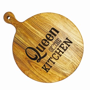 Planche à découper ronde en bois à bas prix avec poignée, gravée motif Reine, pour la cuisine - Product Image 1