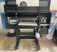 Impresora DTF Xeda de 24 pulgadas de segunda mano con 4 cabezales de impresión I3200 A1, máquina de impresión por transferencia para camisetas con agitador de cinta Zhou de 60 cm y secador