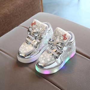 Chaussures pour Enfants d'Automne pour Petites Filles Baskets de Sport Lumineuses à Motif Dessin Animé Respirantes à Enfiler avec Strass Scintillants pour Bébé - Product Image 4