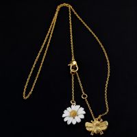 Collier et boucles d'oreilles tendance style européen et américain, série Daisy, motif abeille et fleur, émail blanc, boucles d'oreilles mode