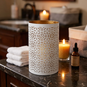 Support de bougie votive en métal blanc perforé pour la décoration intérieure (vente en gros) - Product Image 1