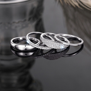 Set di Quattro Anelli Minimalisti Impilabili per Donna, Gioielli da Matrimonio - Product Image 1