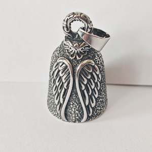 Collier Rétro Punk pour Homme avec Pendentif Ange Ailé et Clochette, Porte-clés Métallique Style Vintage, Bijoux pour le Commerce International - Product Image 3