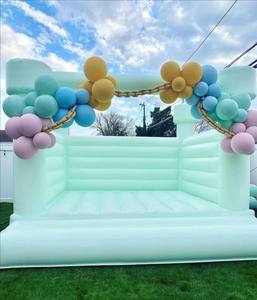 Castello Gonfiabile per Bambini 13x13ft in PVC Bianco e Nero per Esterni, Protezione UV, per 8 Persone, Ideale per Feste e Matrimoni - Product Image 6