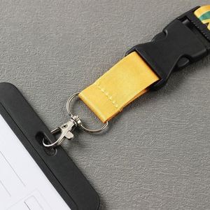 Cordón Personalizado con Logotipo Impreso en Poliéster a Cuadros Blanco y Negro - Product Image 5