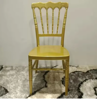 Vente en gros de chaises empilables à bas prix Charivari pour événement, chaises Napoléon Chiavari de haute qualité