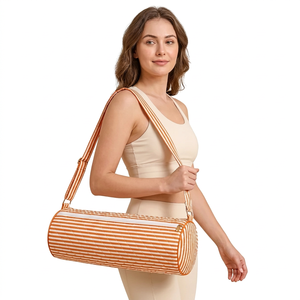 Sac de transport matelassé en coton de luxe pour tapis de yoga, fourre-tout de yoga imprimé floral fait main avec bandoulière réglable, sac de fitness réutilisable - Product Image 1