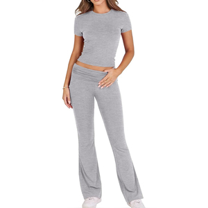 ชุดเซ็ตเสื้อผ้าผู้หญิงสองชิ้นสีพื้นสำหรับฤดูใบไม้ผลิ/ฤดูร้อนปี 2026 กางเกงขาสั้นทรงสกินนี่ระบายอากาศได้ดี เป็นมิตรกับสิ่งแวดล้อม ป้องกันไฟฟ้าสถิตย์ ผลิตจากผ้าสแปนเด็กซ์/ผ้าฝ้าย - Product Image 2