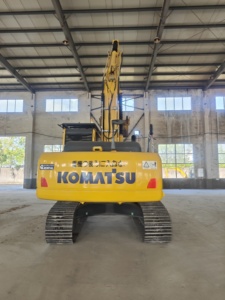 Excavadoras Usadas Komatsu PC200 de 20 Toneladas, 99% Nuevas, de Segunda Mano, Provenientes de Japón - Product Image 4