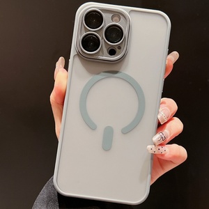 เคสใสแบบฟรอสติ้งสำหรับ iPhone 11 12 13 14 15 16 Pro Max รองรับการชาร์จไร้สาย ผิวสัมผัสนุ่มแบบแม่เหล็ก - Product Image 6