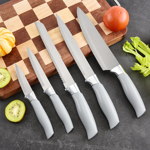 Ensemble de 6 couteaux de cuisine avec bloc à couteaux noir brillant, acier inoxydable de qualité supérieure, manches antidérapants, couteaux pour un usage quotidien en cuisine - Product Image 5