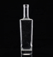 Botol Kaca Whiskey Tequila Desain Klasik Berkualitas Tinggi Premium 250ml 500ml 750ml dengan Sumbat Gabus Mewah Persegi Buatan Khusus
