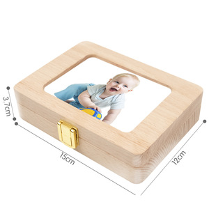 Boîte à Premiers Dents en Bois pour Bébé Nouveau-né, Organisateur <span class=keywords><strong>de</strong></span> Dents <span class=keywords><strong>de</strong></span> <span class=keywords><strong>Lait</strong></span> et <span class=keywords><strong>de</strong></span> Nombril, Souvenir pour la Première <span class=keywords><strong>Dent</strong></span> du Bébé - Product Image 5