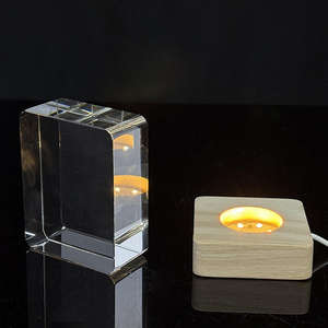 Yüksek Kaliteli Dijital Baskılı Oymalı Boş Kristal Cam Kağıt Ağırlığı Ahşap Işıklı Tabanlı - Product Image 5