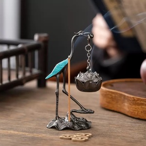 1 pièce Brûleur d'encens en alliage en forme de <span class=keywords><strong>petit</strong></span> grue et de lotus, créatif, pour la maison, brûleur d'arômes décoratif suspendu, pour encens au bois de santal - Product Image 6