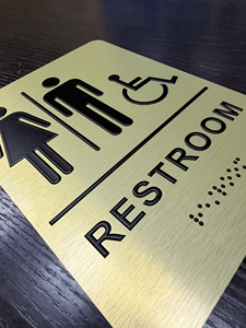 Panneaux <span class=keywords><strong>de</strong></span> <span class=keywords><strong>porte</strong></span> modernes unisexes/conformes ADA pour fauteuils roulants, en ACM brossé or, résistants aux rayures et aux UV, avec signalisation Braille pour salles <span class=keywords><strong>de</strong></span> <span class=keywords><strong>bain</strong></span> - Product Image 6