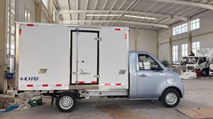 Nouvelle <span class=keywords><strong>carrosserie</strong></span> de camion frigorifique CARRYMAN FRP XPS avec panneaux sandwich de 80 mm d'épaisseur, boîte de camion isolée - Product Image 5