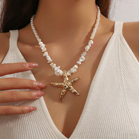 Collier tendance fait main en alliage plaqué or, forme étoile de mer, avec perles imitation coquillage et chaîne à maillons