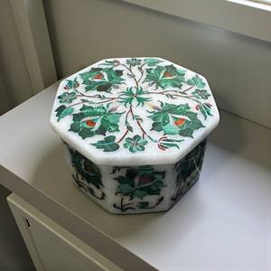 Boîte à bijoux en marbre d'art d'incrustation de conception blanche solide pure avec la conception artisanale d'art floral de pierre de malachite pour l'article de stockage de bijoux - Product Image 3