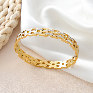 Brazalete con incrustaciones de diamantes ahuecados de moda de acero inoxidable 304, joyería personalizada de alta calidad al por mayor - Product Image 5