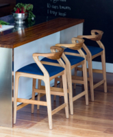 Tabouret de bar en bois pour café, restaurant, cuisine, avec coussin blanc et accoudoirs