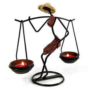 Figure <span class=keywords><strong>Fer</strong></span> Bougeoir En <span class=keywords><strong>Fer</strong></span> <span class=keywords><strong>Forgé</strong></span> En Métal Chandelier Créatif Femmes Bougeoir Fête Mariage Décoration De La Maison Européenne - Product Image 3
