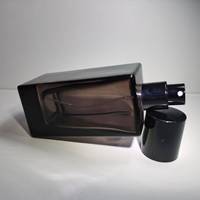 Flacon de parfum cosmétique en verre noir 50 ml, design carré, bouchon de luxe, pulvérisateur à pompe, emballé, vide, pour Cologne homme, sérigraphié, givré