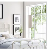 Veilleuse LED moderne de luxe grand lampadaire en métal en fer pour chambre à coucher chevet et bureau pour décorations de maison et d'hôtel
