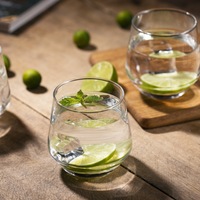Ensemble de verrerie géométrique moderne Verre à whisky hexagonal à pied haut Résistant à la chaleur Verre à eau pour café Hôtel