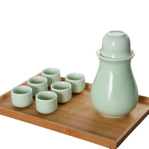 Juego de vino de cerámica Celadon con bandeja, jarra de porcelana y seis tazas para licores y vino amarillo. - Product Image 4