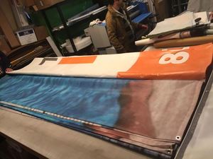 Pancarta de Vinilo Personalizada, Impresión a Todo Color, Opción de Una o Dos Caras, Pancartas Colgantes para Publicidad Interior y Exterior - Product Image 4