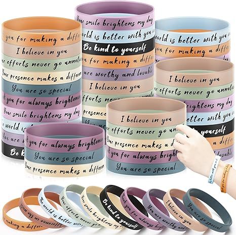 10 bracelets colorés et inspirants, un de chaque
