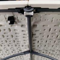 Table pliante moderne en plastique HDPE de 1,80 m, facile à nettoyer, semi-blanche, pour fêtes et événements en extérieur, design pliable