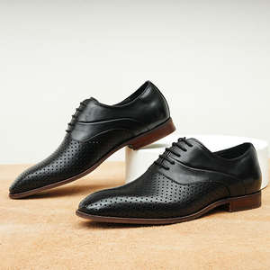 Chaussures en cuir respirantes à bout rond - Chaussures pour hommes de qualité supérieure fabriquées à la main pour les occasions professionnelles et décontractées - Product Image 2