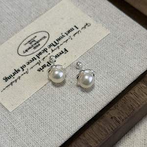 S925 Pure <b>Silver</b> Elegant Simple Design Fashionable Freshwater <b>Pearl</b> Flower <b>Earrings</b> for Commuting - Product Image 1