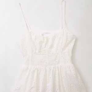 Vestido Midi de Verano Personalizado 2026 para Mujer, de Algodón con Bordado y Aberturas, Tirantes Finos y Espalda Descubierta, OEM/ODM de Fábrica China - Product Image 3