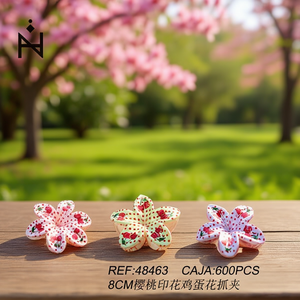 Pinza para el Cabello con Diseño de Flor de Frangipani y Estampado de Cerezas, 8 cm - Product Image 3