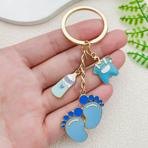 Llavero de celebración de recién nacido para mujer, con dije de huella de metal, colgante de moda para bolso, accesorios de regalo de joyería para baby shower - Product Image 2