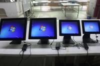 Monitor Industrial Táctil Capacitivo de 15.6 Pulgadas, Totalmente Cerrado, Sin Ventilador, 16:9, Montaje en Pared, Puertos USB y Seriales, para Talleres Libres de Polvo