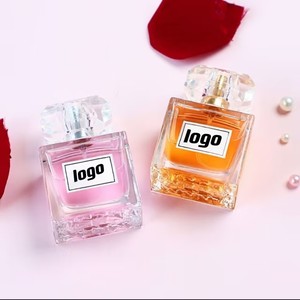 Échantillon gratuit Vente en gros Vaporisateur carré de 45ml pour femmes de luxe Parfum floral Vente directe en usine personnalisable - Product Image 6