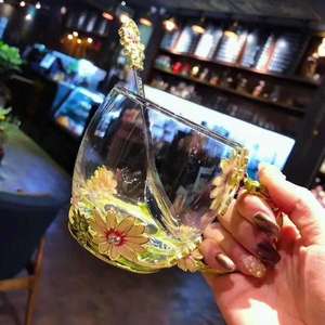Vaso de Vidrio de Lujo con Decoración de Flores Esmaltadas, Vaso de Agua de Cristal con Cuchara, Juego de Regalo para el Hogar y la Oficina - Product Image 1