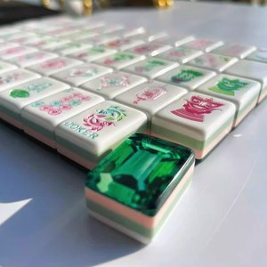 Juego de Mahjong Americano Personalizado, Plegable, Portátil, de Cuatro Capas, con Fichas de Acrílico Grabadas, 160 Piezas - Product Image 1