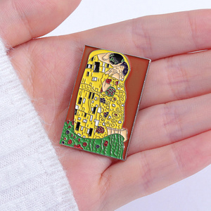 Le Baiser Épingles En Émail <span class=keywords><strong>Gustav</strong></span> <span class=keywords><strong>Klimt</strong></span> Peinture À L'huile Abstraite Œuvres Broches Revers Badges Élégant Dessin Bijoux Cadeau En Gros - Product Image 4