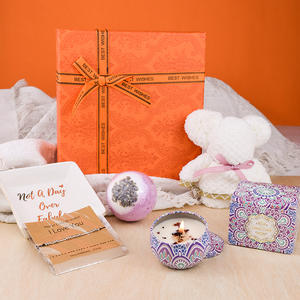 럭셔리 수제 밀랍 캔들 세트 맞춤 말린 꽃 향기 목욕 폭탄 및 바디 스파 선물 세트 크리스마스 가정 장식 - Product Image 1