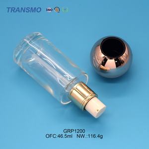 Flacon pompe en verre or rose personnalisable, flacon crème en verre avec logo personnalisé, flacon givré 46 ml, bouchon à vis blanc en verre - Product Image 4