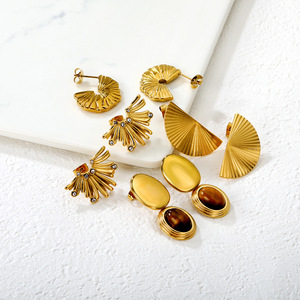 Pendientes geométricos irregulares de oro de 18k para mujer, para uso diario - Product Image 1