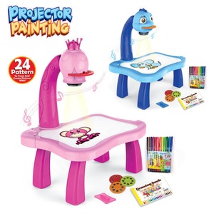 <span class=keywords><strong>Table</strong></span> <span class=keywords><strong>de</strong></span> dessin pour enfants avec projecteur LED, <span class=keywords><strong>table</strong></span> d'apprentissage artistique, jouets éducatifs pour enfants - Product Image 1