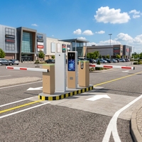 Système de sécurité tout-en-un à haute luminosité avec reconnaissance de plaques d'immatriculation LCD et télécommande pour parkings extérieurs et hôtels