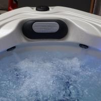 Jacuzzi Inteligente para Exteriores con Control Inteligente, Calentamiento Programable, Bañera de Hidromasaje con Protección de Seguridad contra Sobrecalentamiento y Desinfección con Ozono